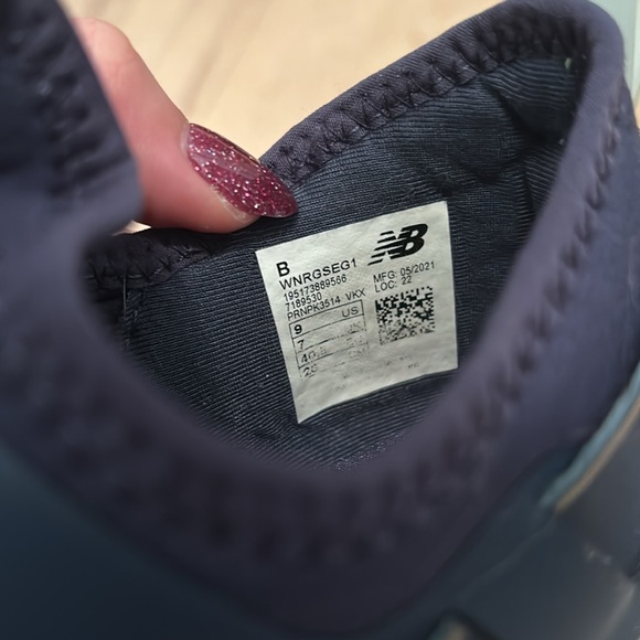 NWOB New Balance Women's FuelCore Nergize Classic Sport V1 Sneaker size 9 - Picture 5 of 7